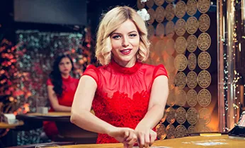 Hình ảnh minh họa quá trình thu thập và xử lý dữ liệu an toàn tại Happyluke, với biểu tượng máy chủ bảo mật và dữ liệu được mã hóa